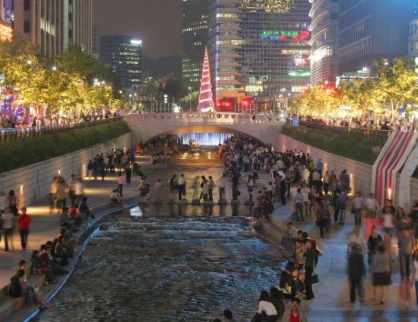 Mapo Daeheung Station Family Seoul